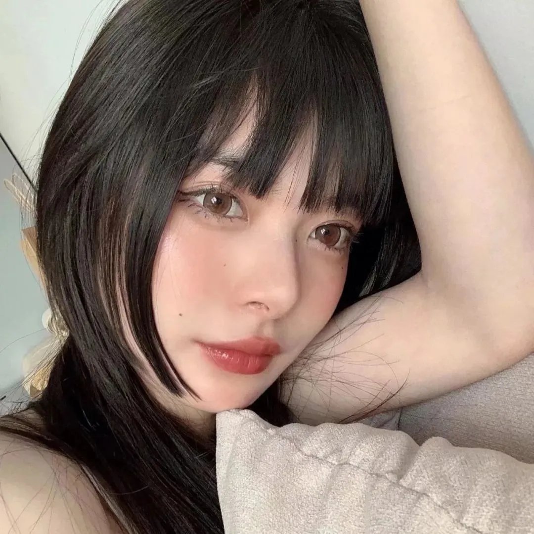黑夜中的玻璃人偶